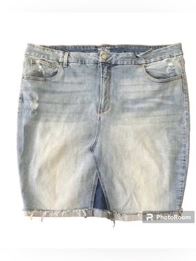 DENIM SKIRT DISTRESSED UPCYLED
